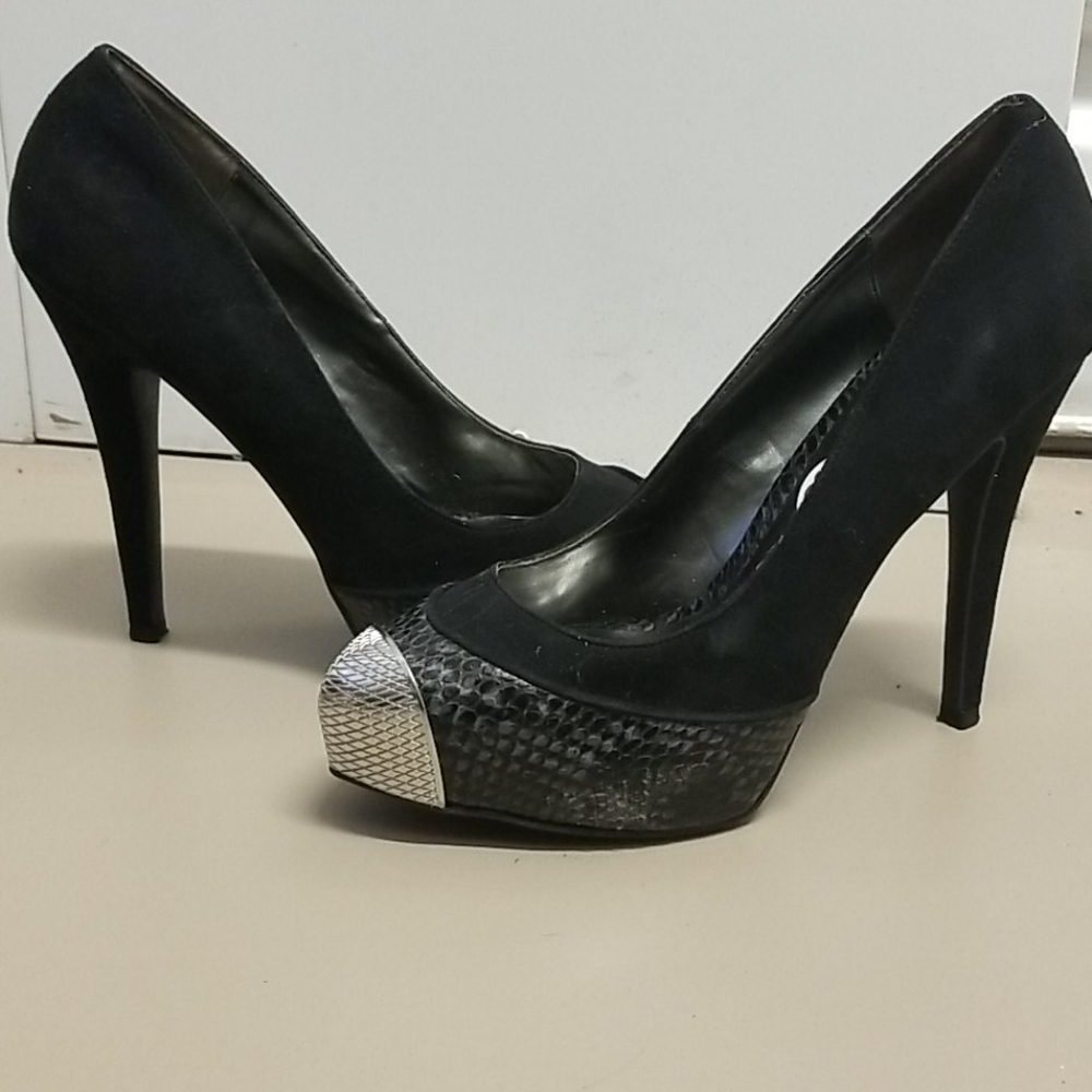 3/$25 Carlos Santana black platform pumps